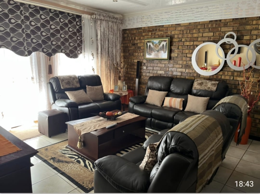 3 Bedroom Property for Sale in Riebeeckstad Free State